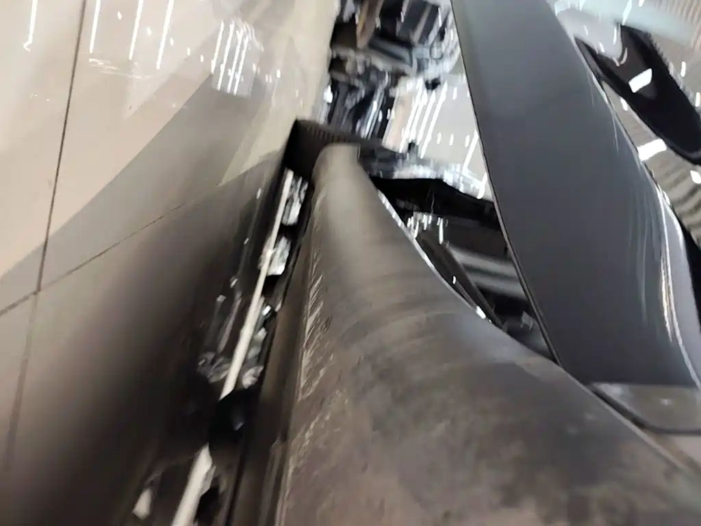 Tesla Model Y — миниатюра 21