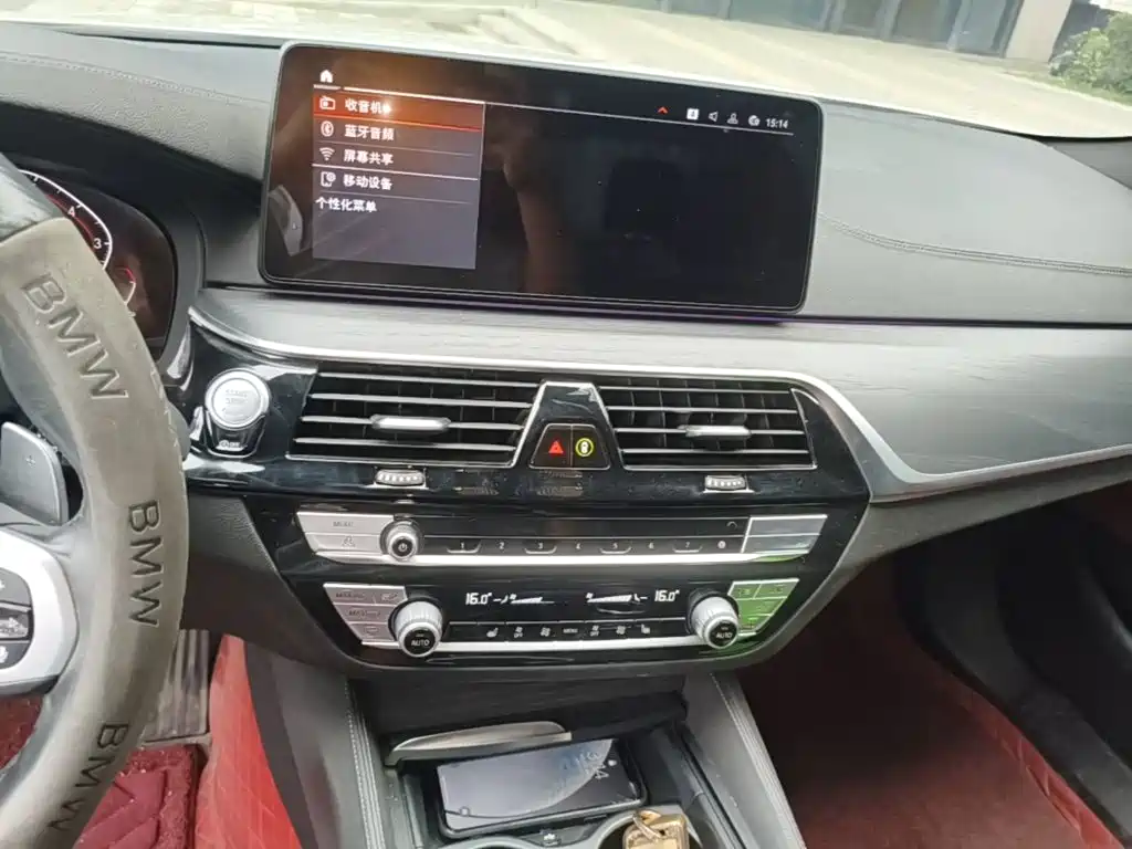 BMW 5 Series — миниатюра 13