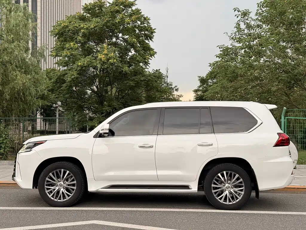 Lexus LX 2016 570 Luxury