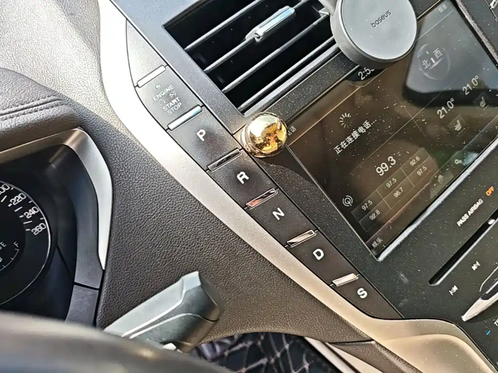 Lincoln MKZ — миниатюра 14