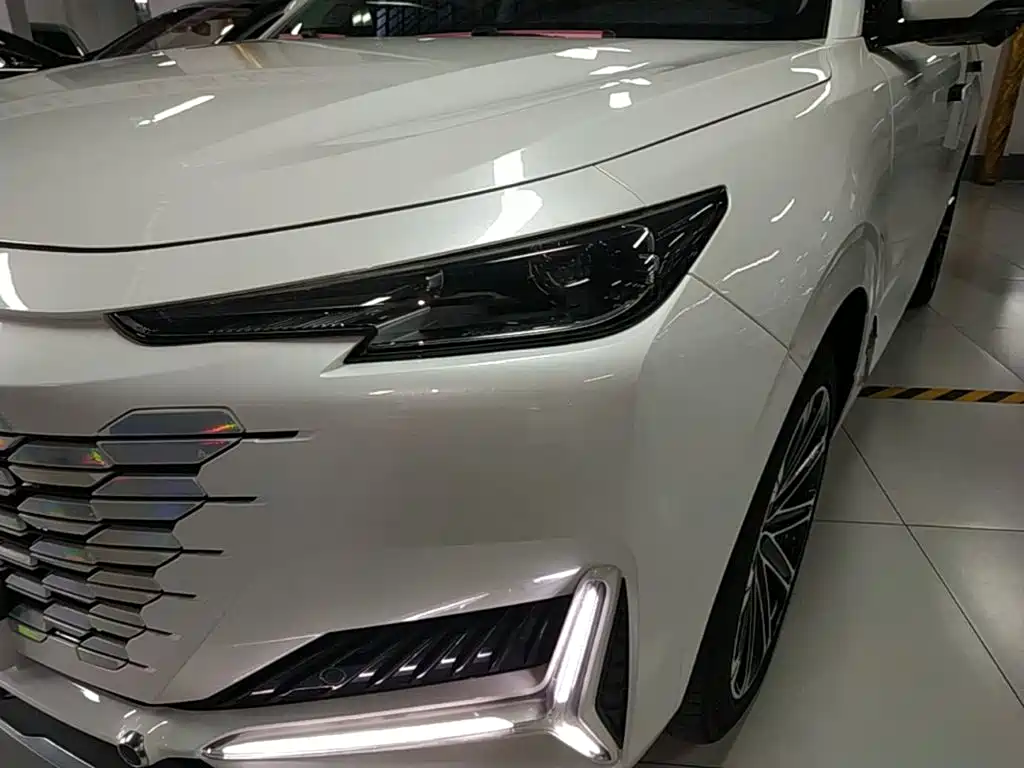 Changan UNI-K iDD — миниатюра 24