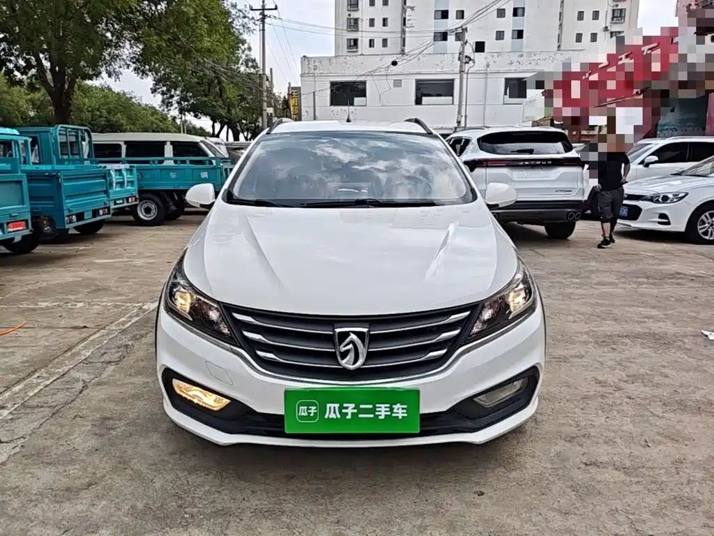 Baojun 310W — миниатюра 3