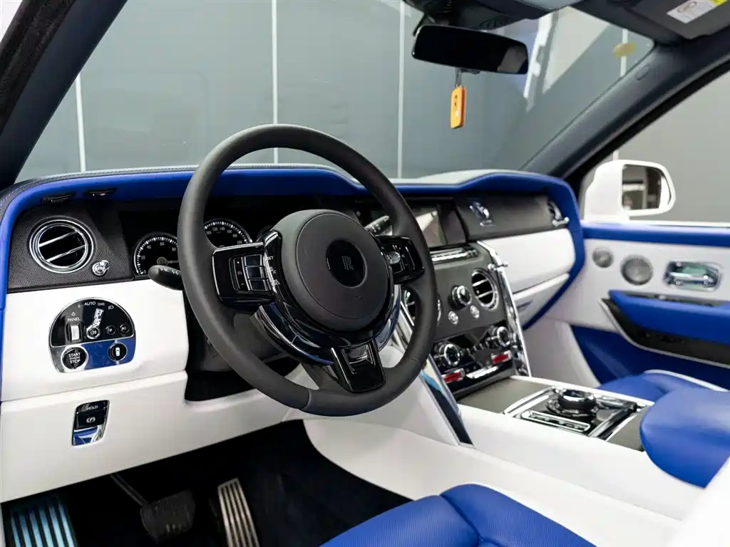 Rolls-Royce Cullinan 2018 мест