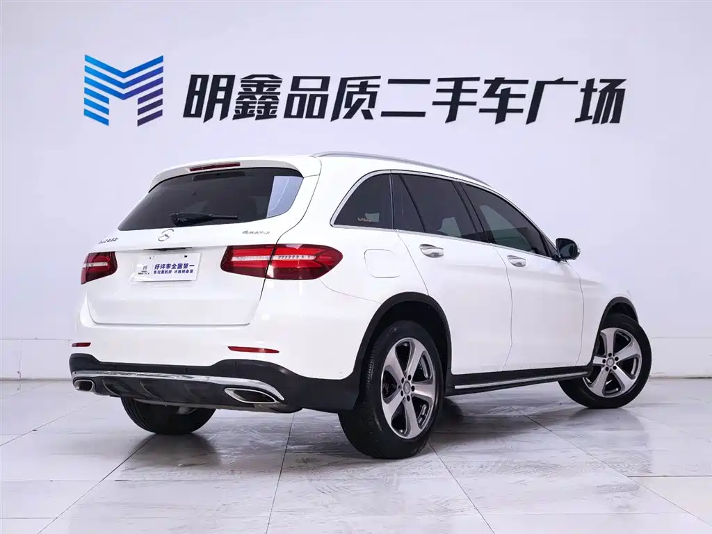 MERCEDES-BENZ GLC