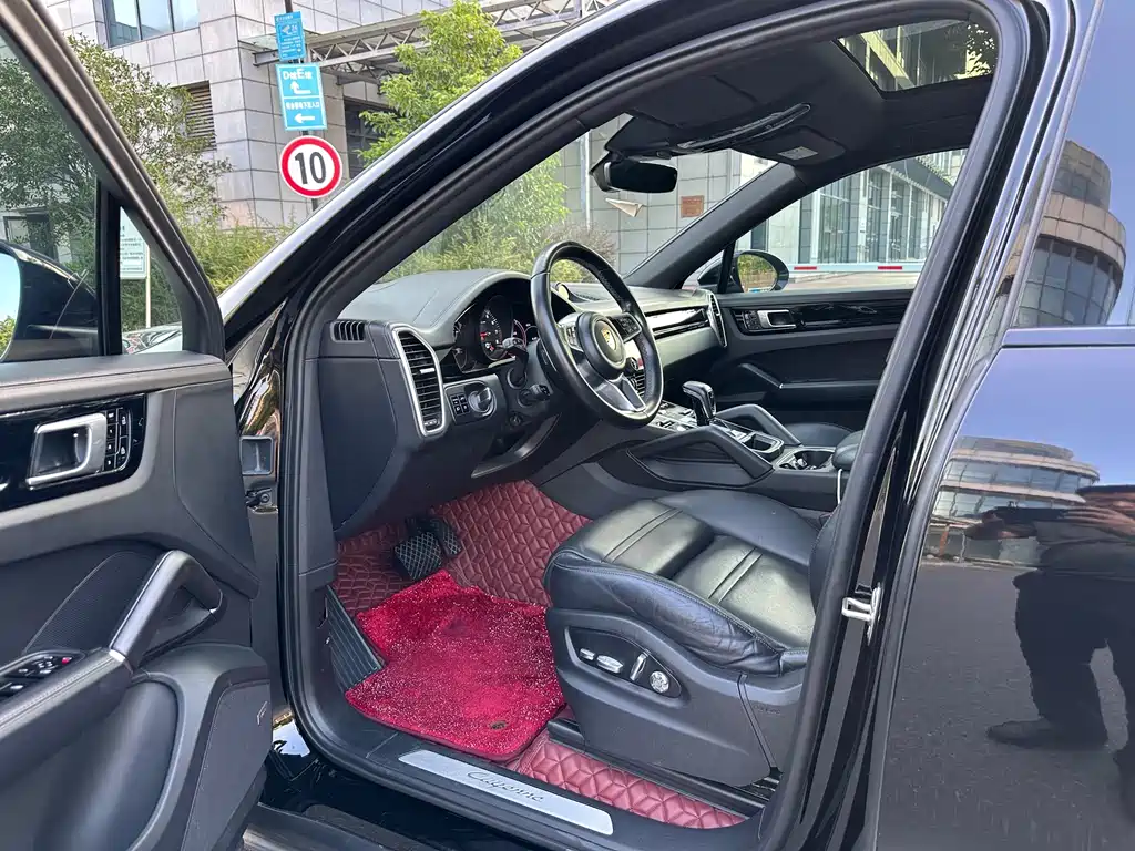 Porsche Cayenne — миниатюра 5