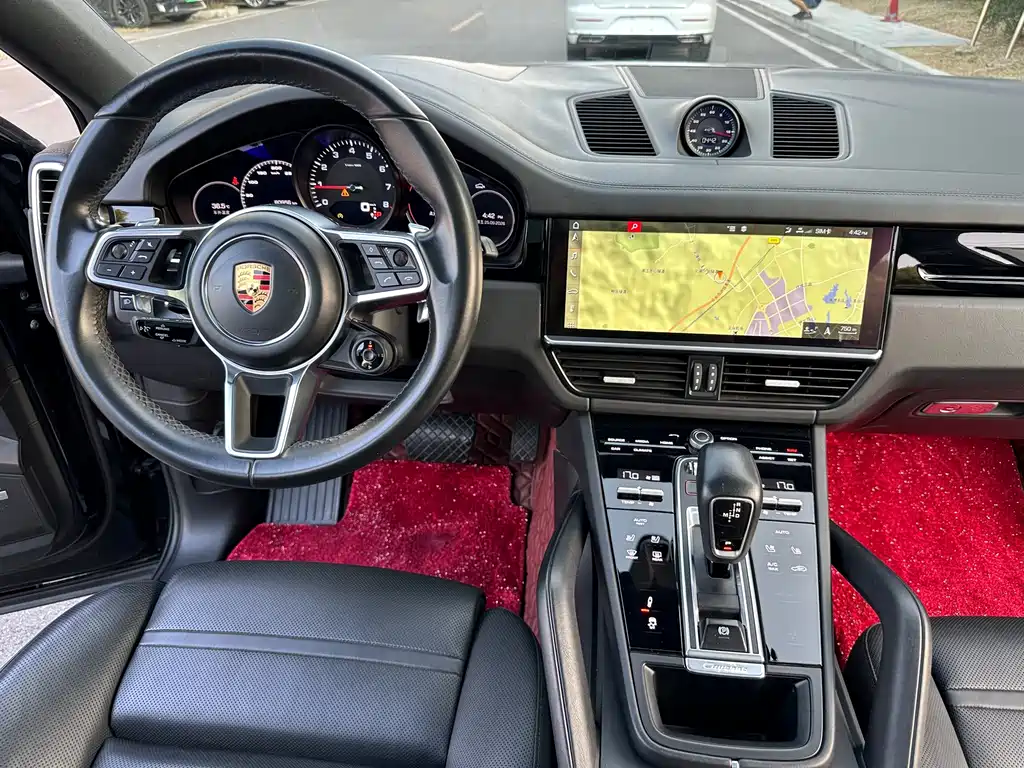 Porsche Cayenne — миниатюра 12