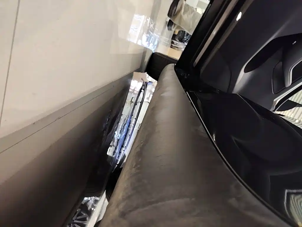 Tesla Model Y — миниатюра 22