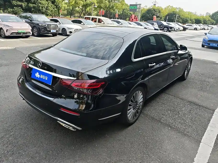Mercedes-Benz E-Class — миниатюра 3