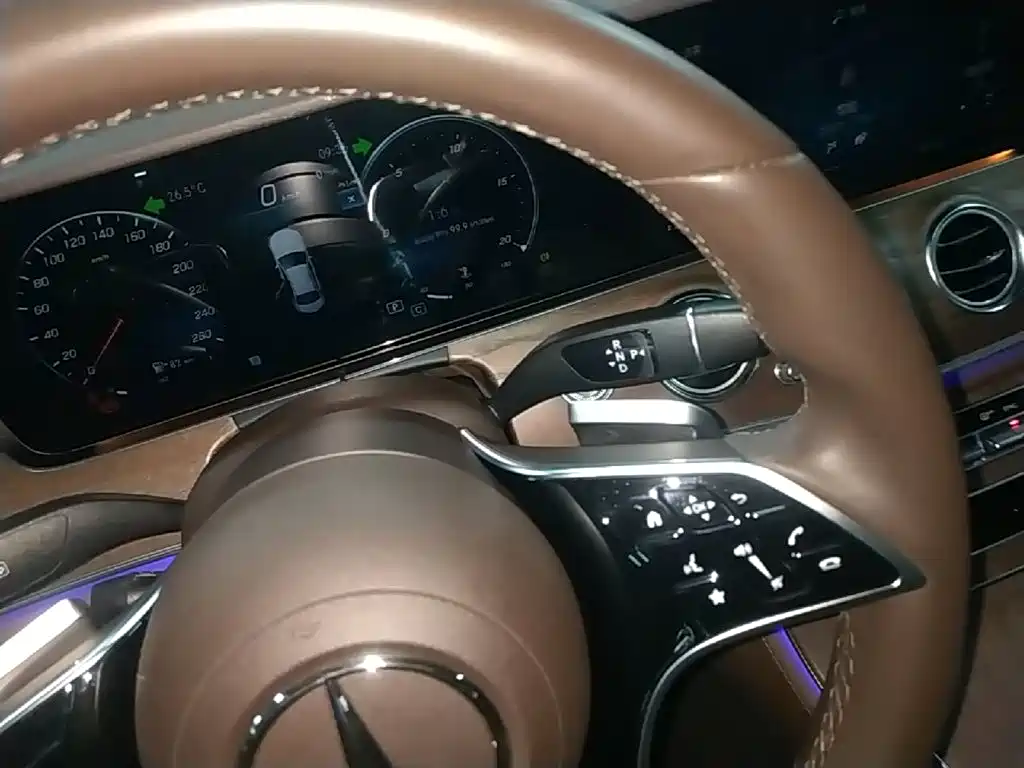 Mercedes-Benz E-Class — миниатюра 6