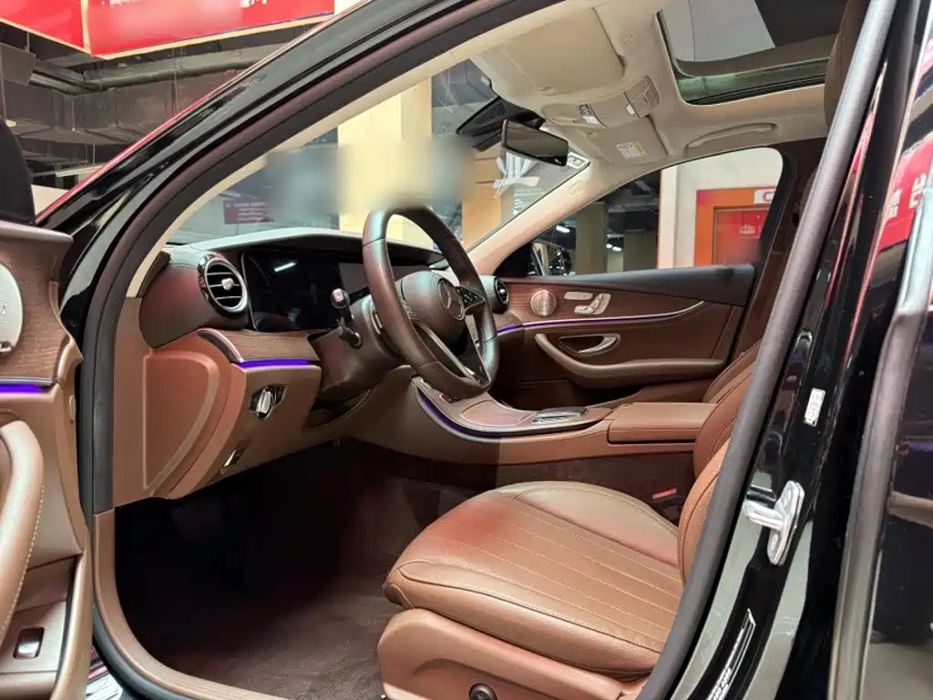 Mercedes-Benz E-Class — миниатюра 17