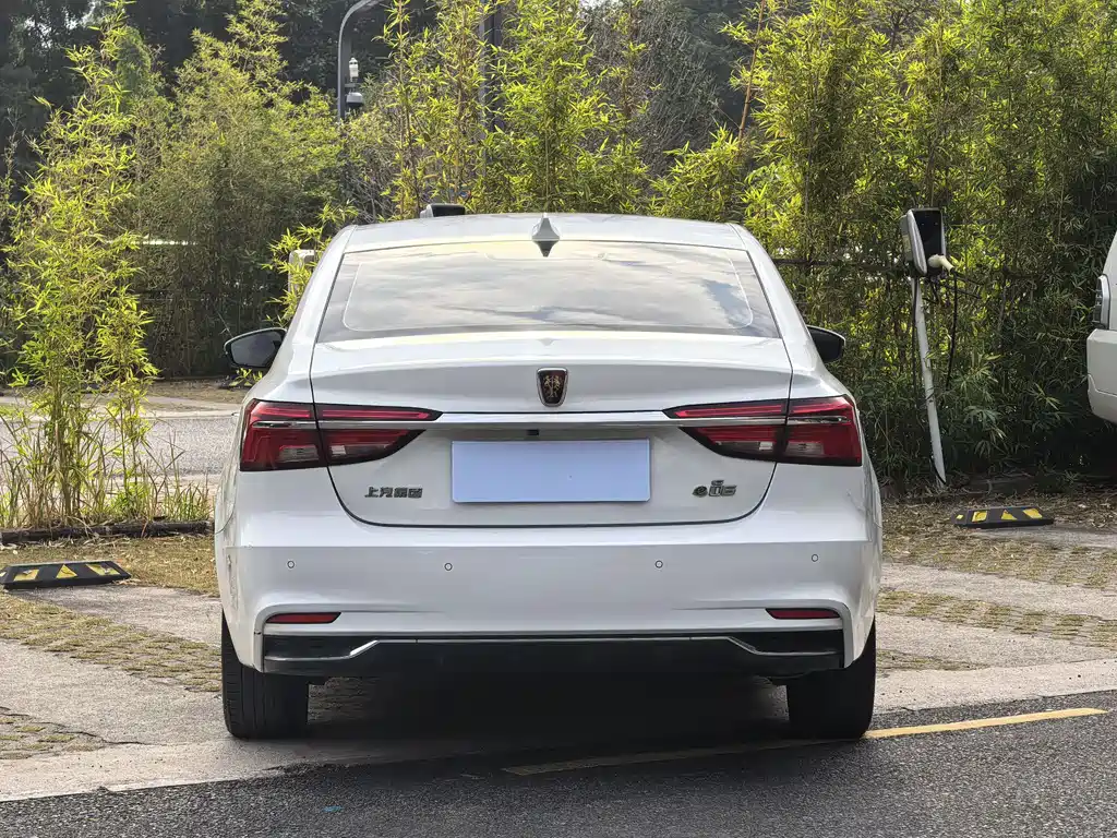 ROEWE I6 NEW ENERGY