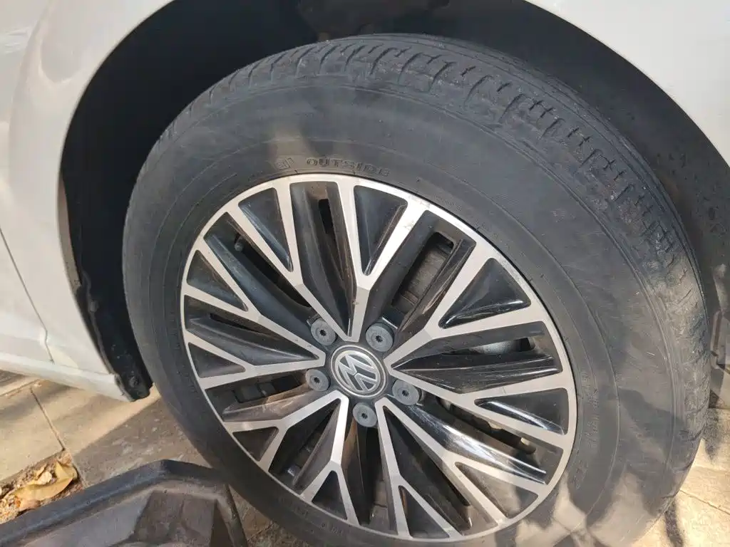 Volkswagen Sagitar — миниатюра 24