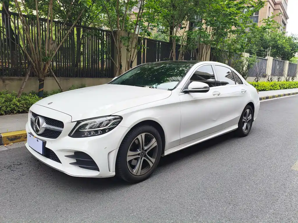 Mercedes-Benz C-Class 2021