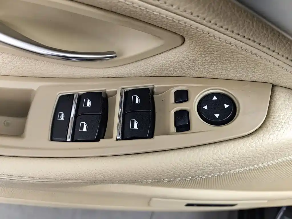 BMW 5 Series — миниатюра 9