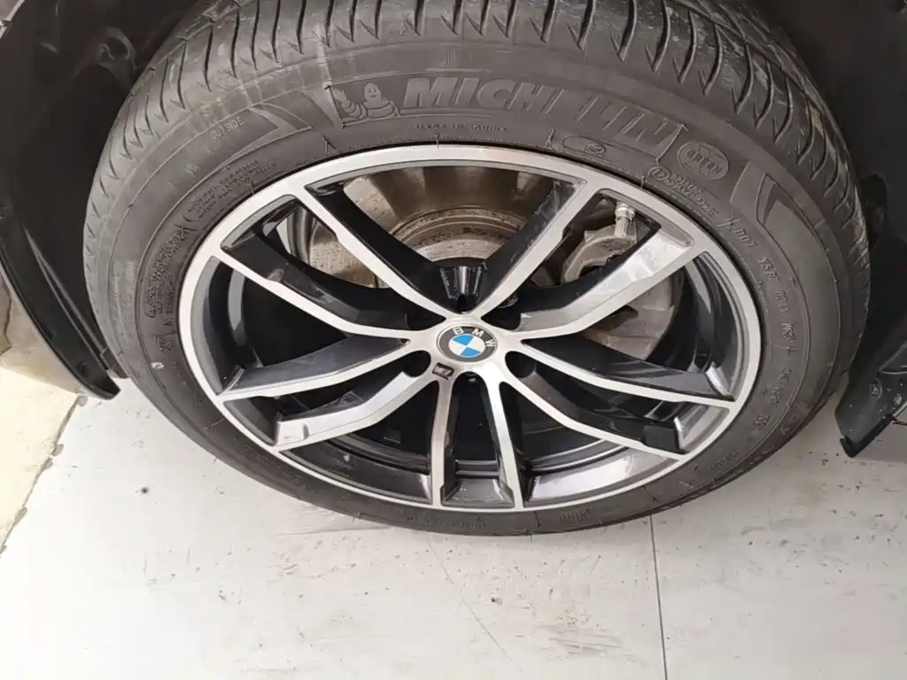BMW 5 Series — миниатюра 23
