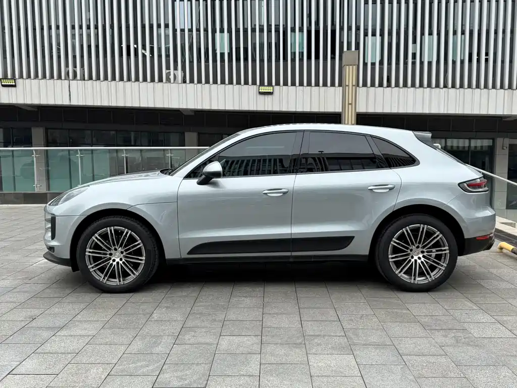 Porsche Macan — миниатюра 7