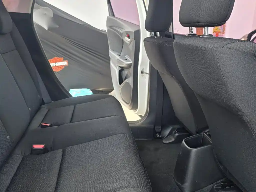 Honda Fit — миниатюра 6