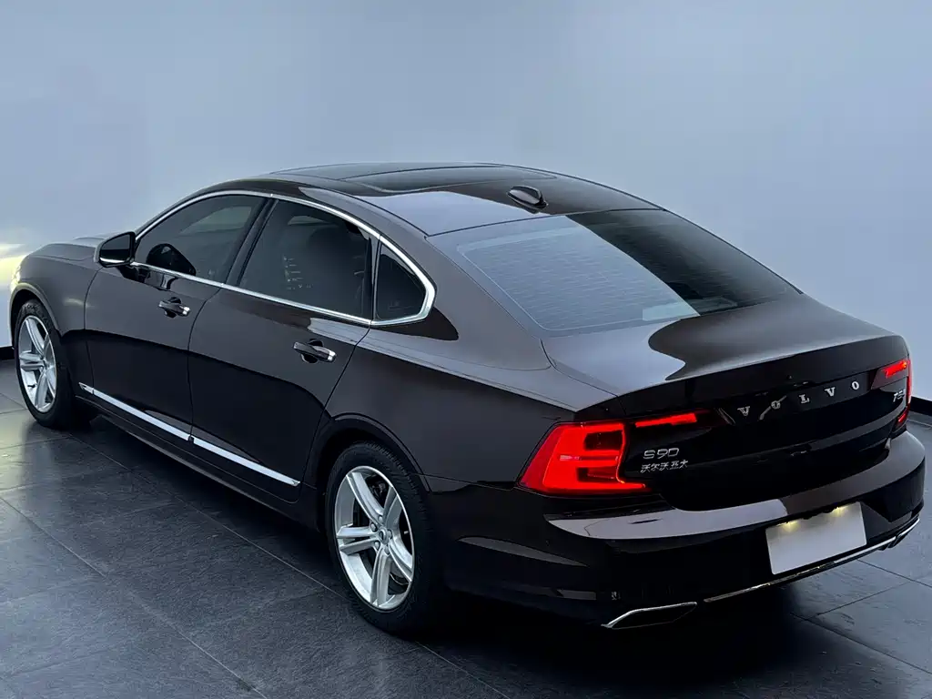 Volvo S90 — миниатюра 5