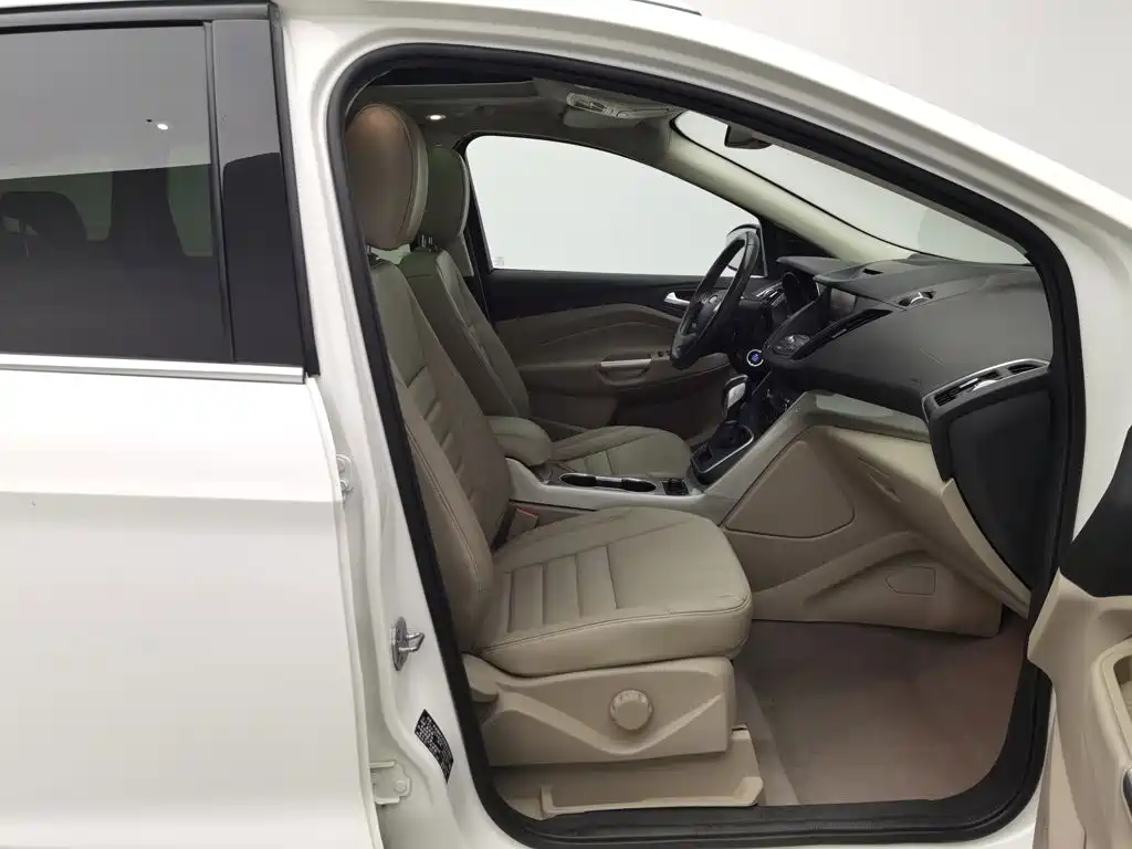 Ford Kuga — миниатюра 23