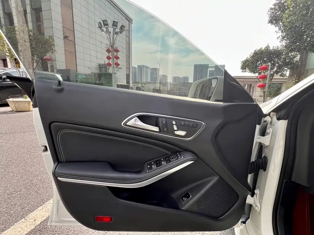 Mercedes-Benz CLA (Import) — миниатюра 13