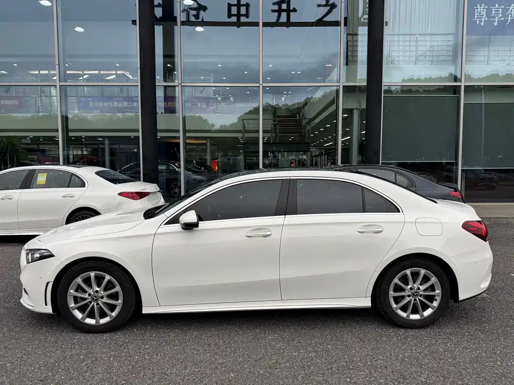 Mercedes-Benz A-Class — миниатюра 7