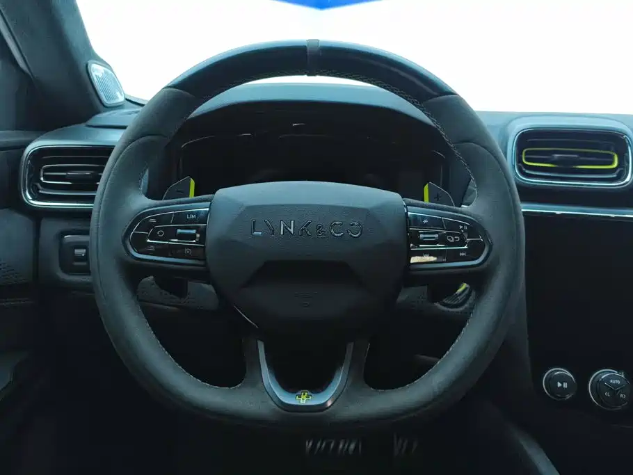 Lynk & Co 03 — миниатюра 15