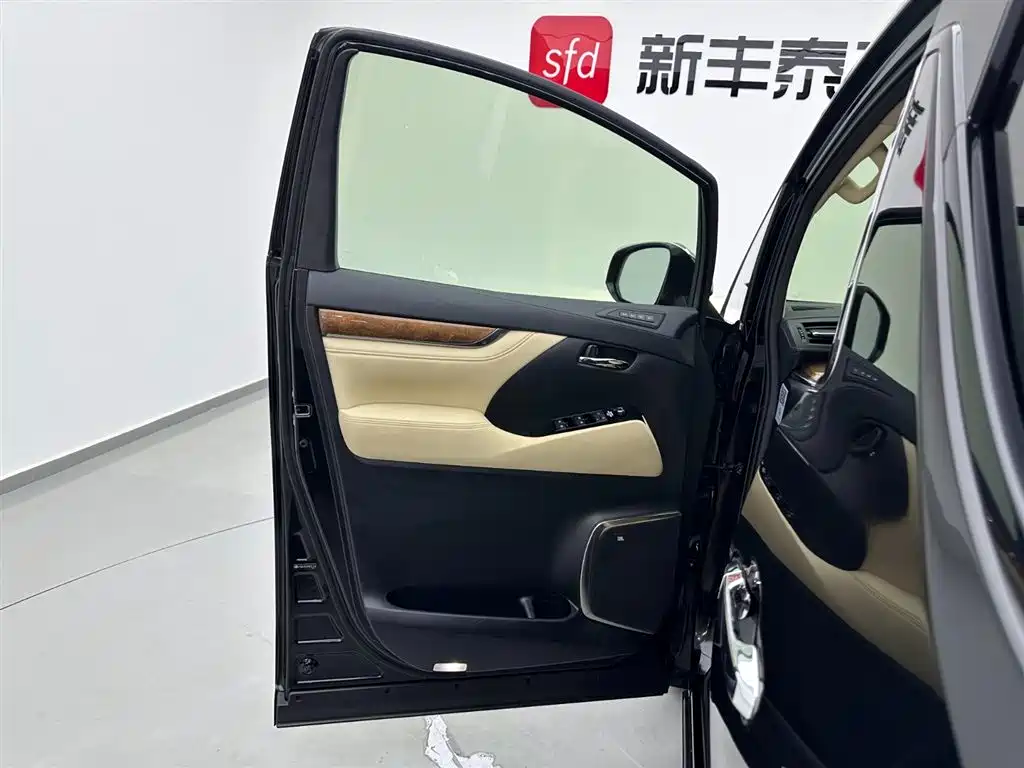 Toyota Alphard 2018 3.5L Luxury