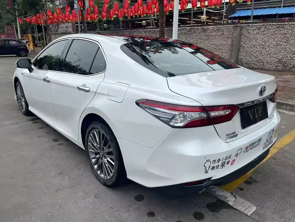 TOYOTA CAMRY