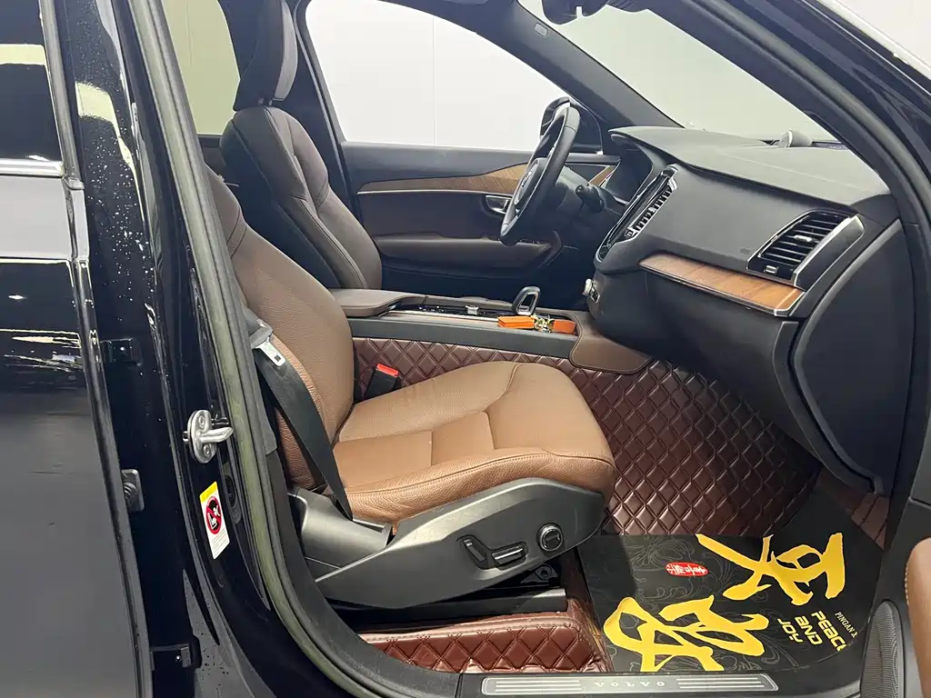 Volvo XC90 — миниатюра 14