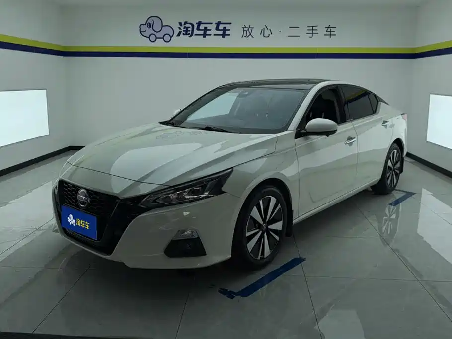 2021 Nissan Altima - zdjęcie 1 z 16