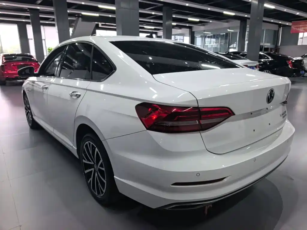 Volkswagen Lavida — миниатюра 5