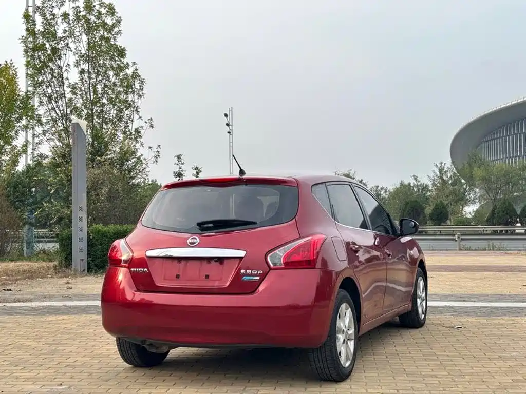 Nissan Tiida — миниатюра 4