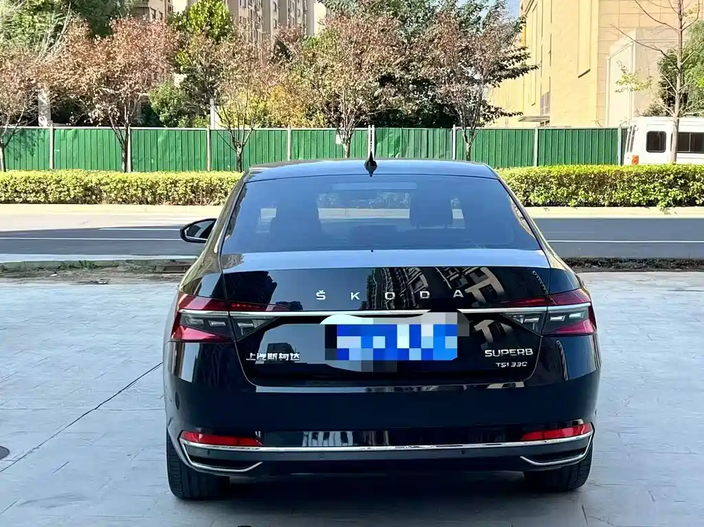 Skoda Superb — миниатюра 8