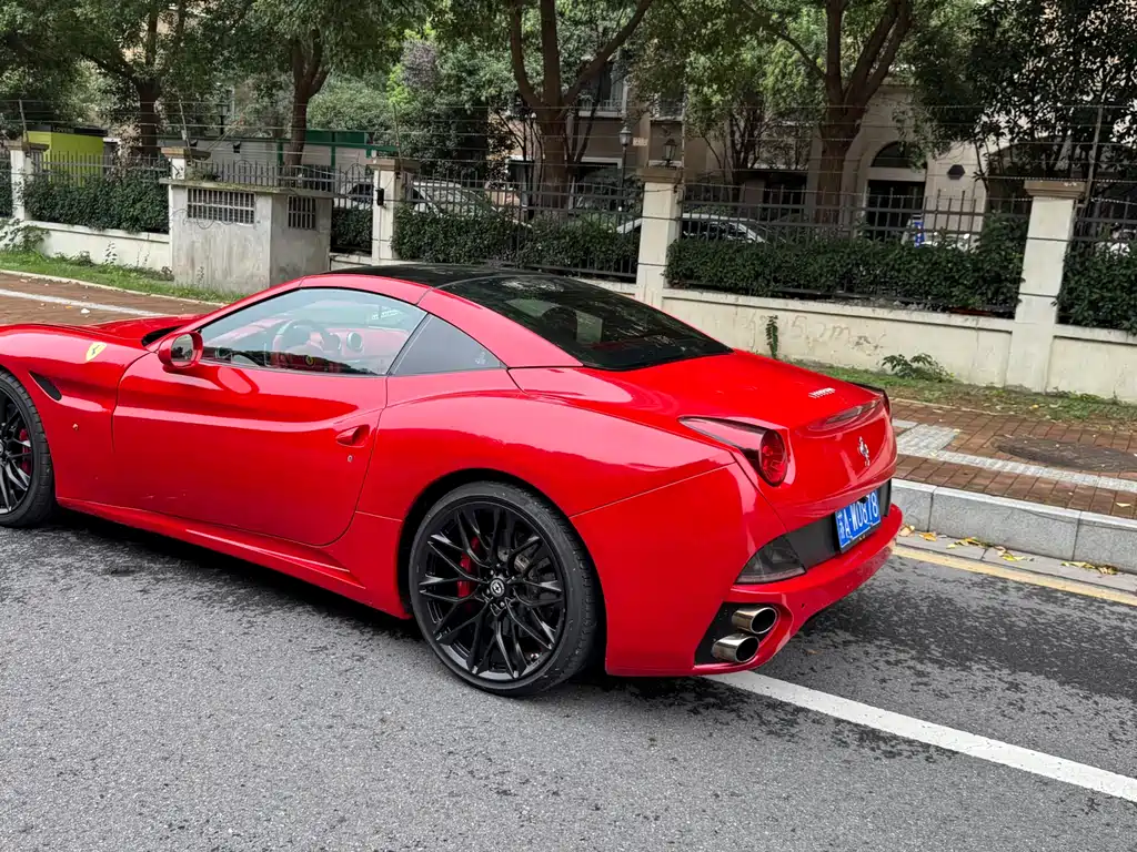 Ferrari California T 2009 4.3L