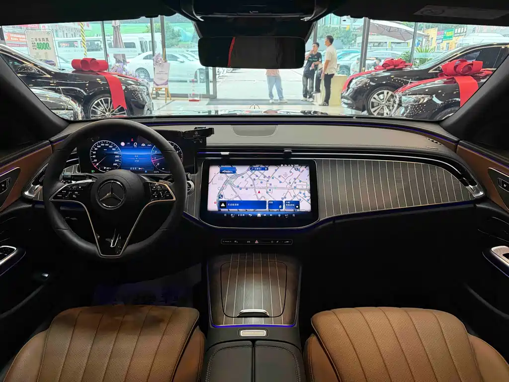 Mercedes-Benz E-Class — миниатюра 16