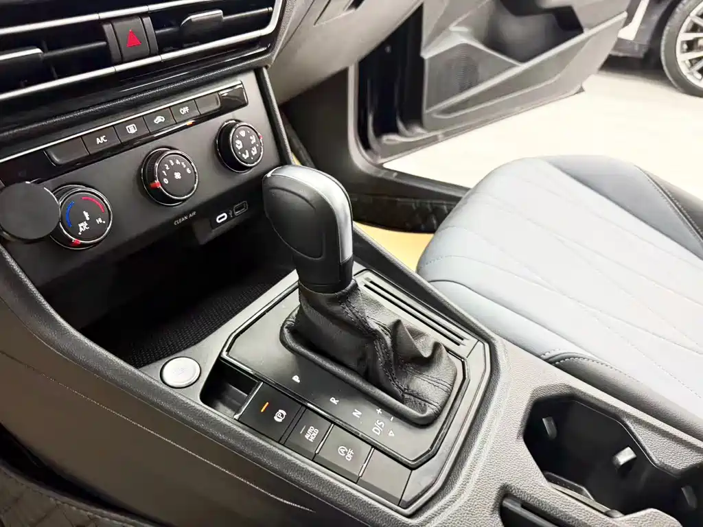 Volkswagen Lavida — миниатюра 11