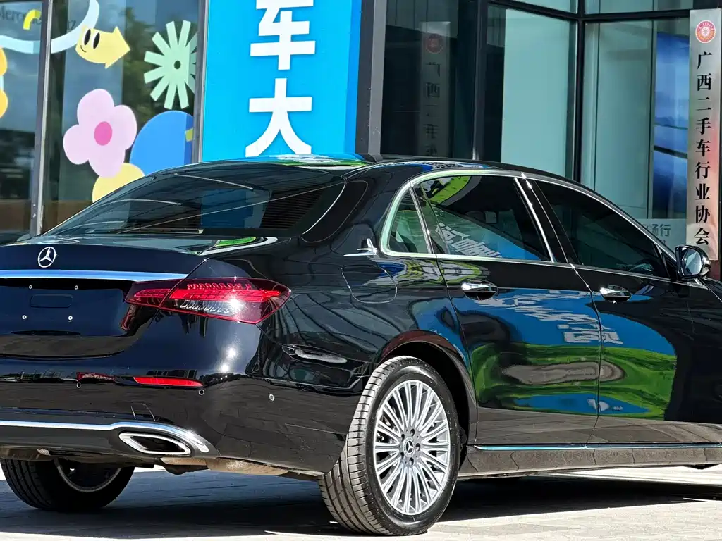 MERCEDES-BENZ E CLASS