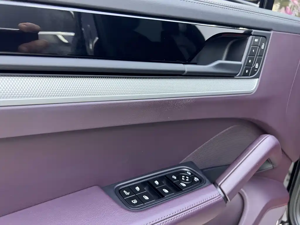Porsche Cayenne Hybrid — миниатюра 9