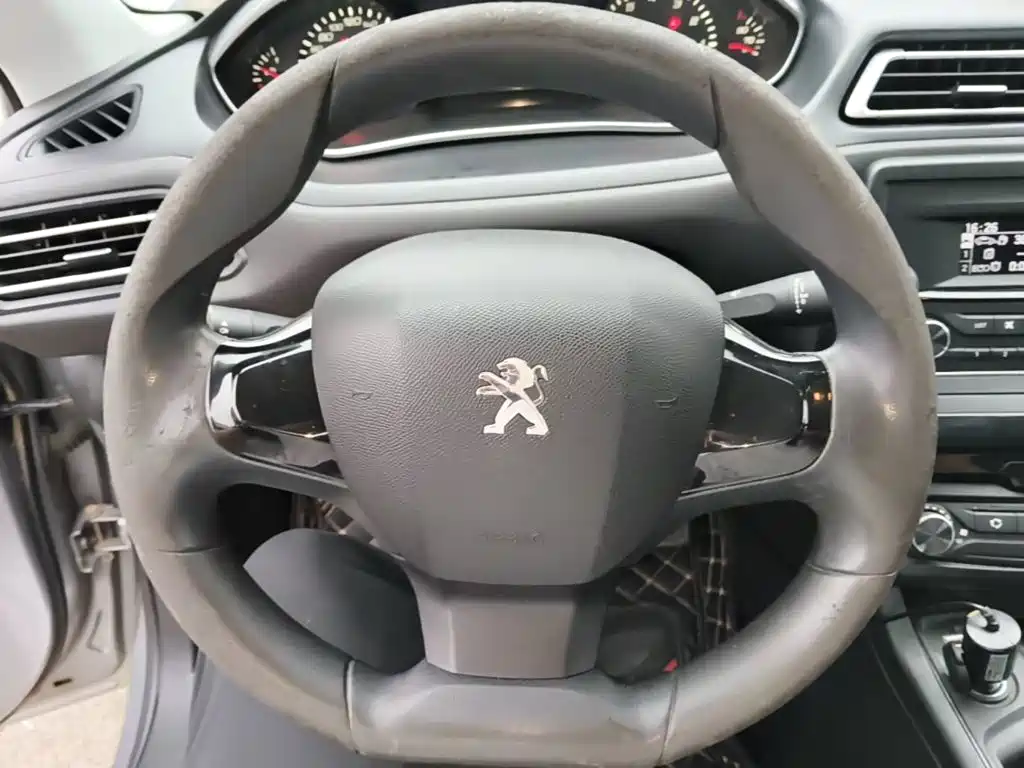Peugeot 308 — миниатюра 11