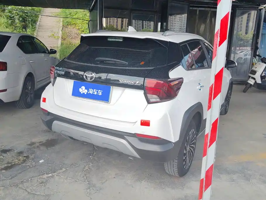 Toyota Yaris L — миниатюра 3
