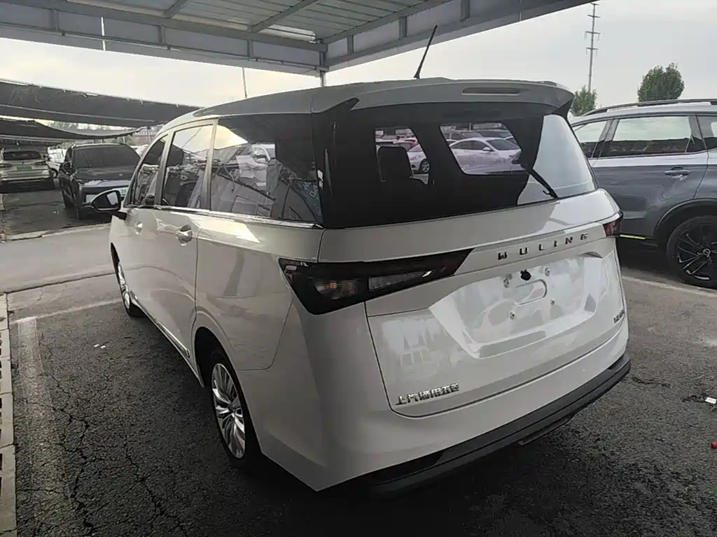 Wuling Jiachen — миниатюра 5