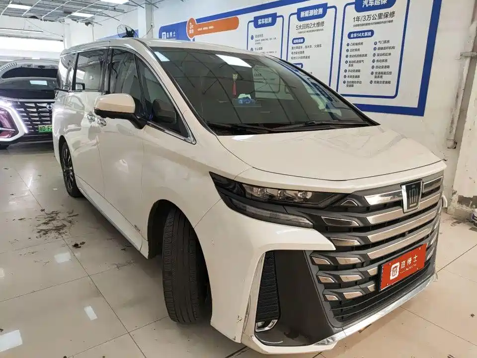 Toyota Vellfire — миниатюра 2