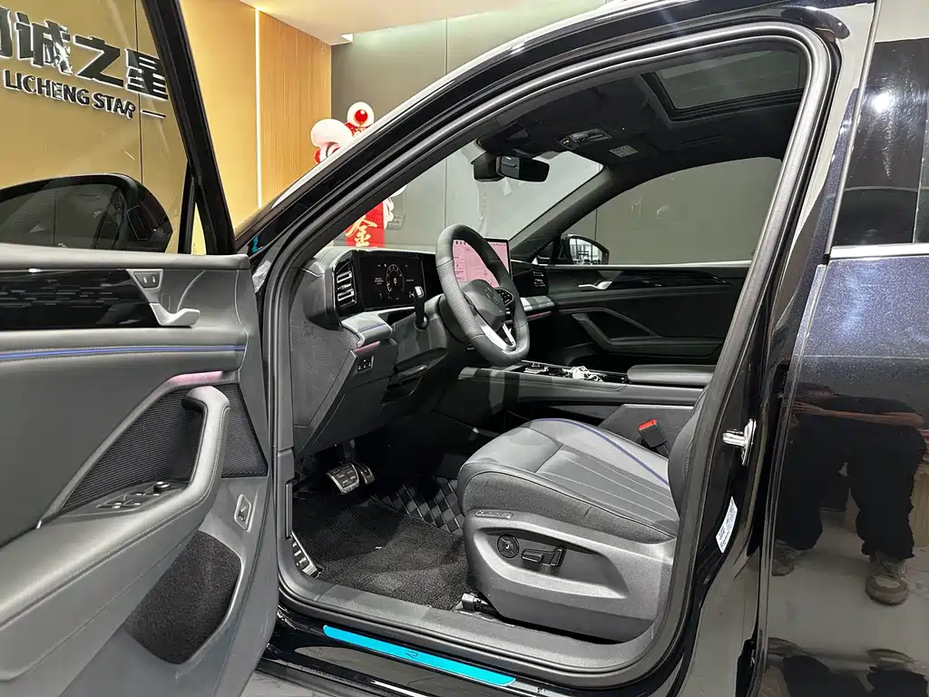 Volkswagen Tiguan L — миниатюра 8