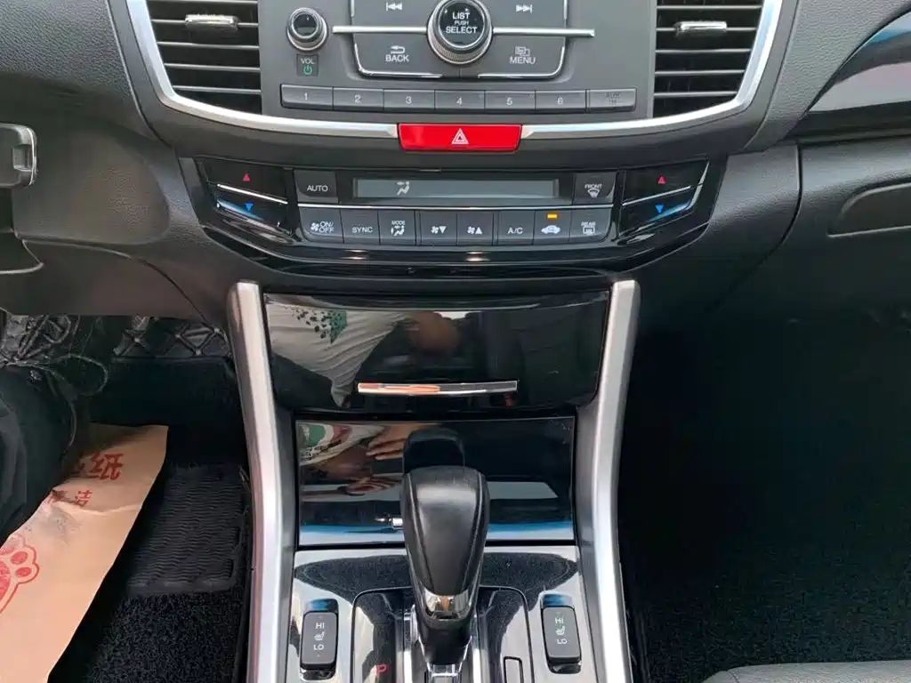 Honda Accord — миниатюра 11