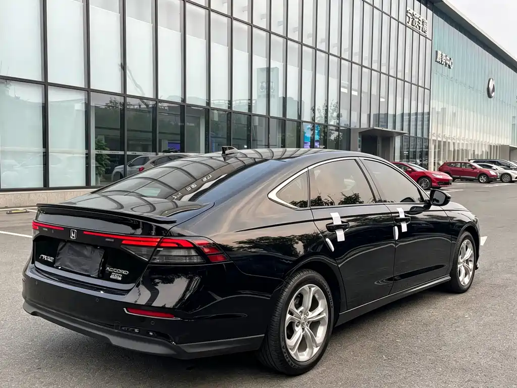 Honda Accord — миниатюра 16