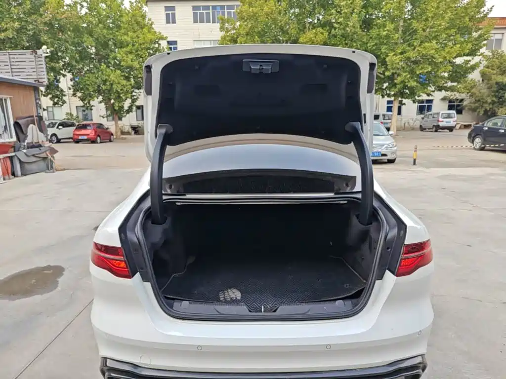 Jaguar XEL — миниатюра 19