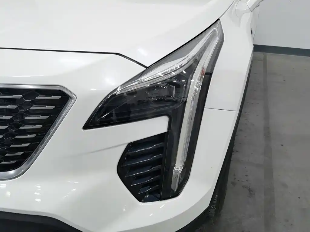 Cadillac XT4 — миниатюра 7