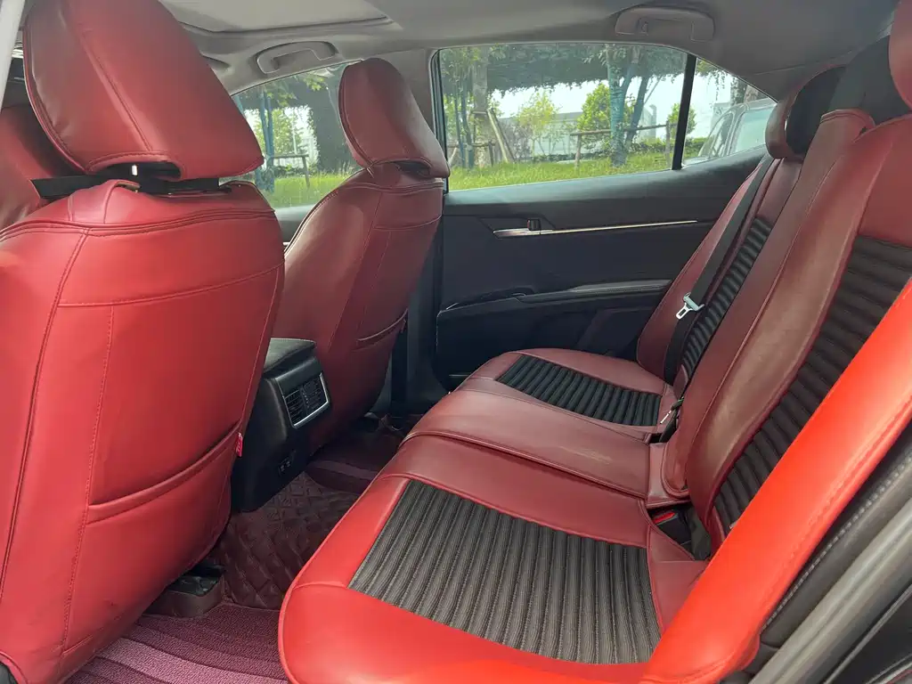 Toyota Camry 2022 2.0S
