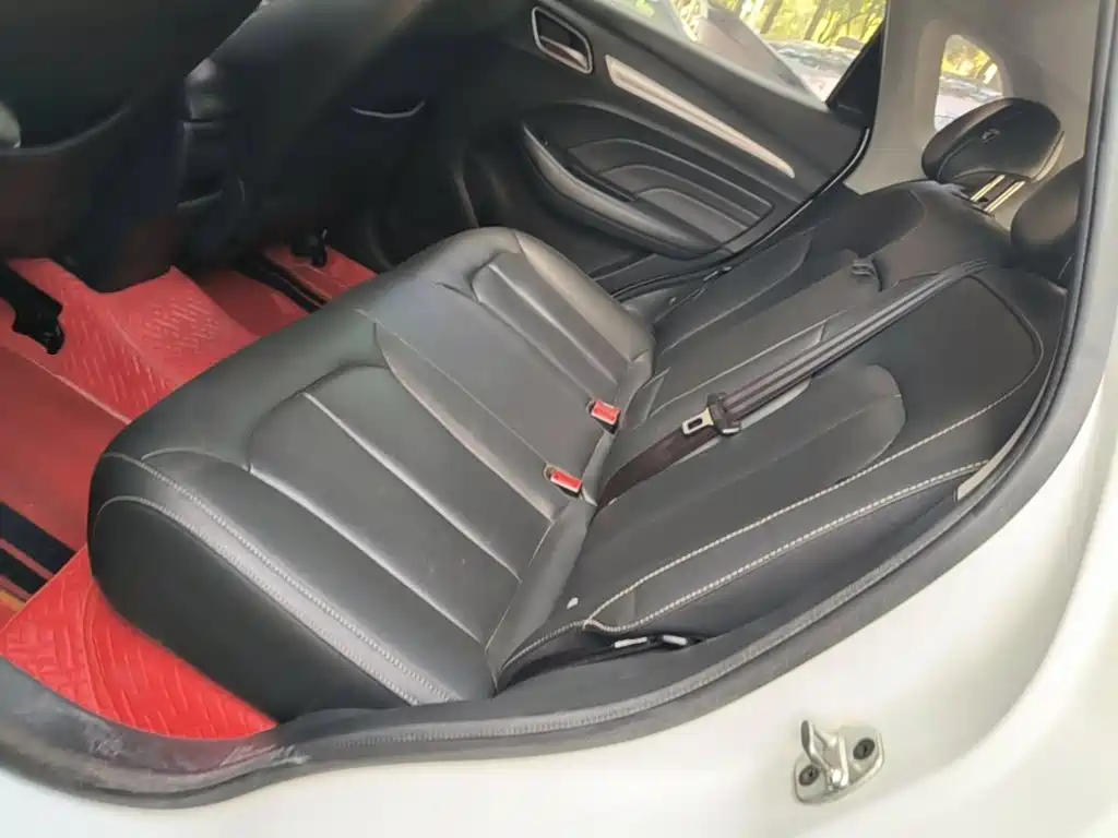 Roewe RX3 — миниатюра 17