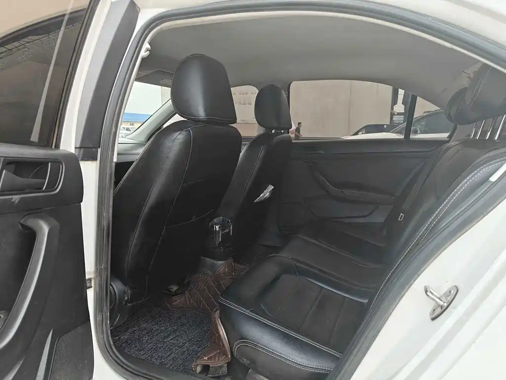 Volkswagen Santana — миниатюра 8